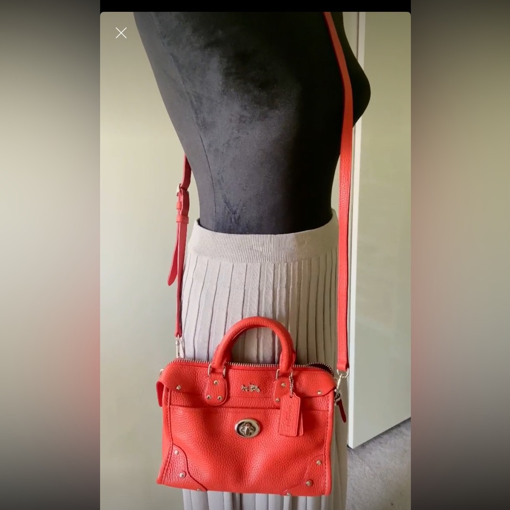 Coach ! Authentic not copy, perfect red,  ⭐️ give your loved one or yourself !!